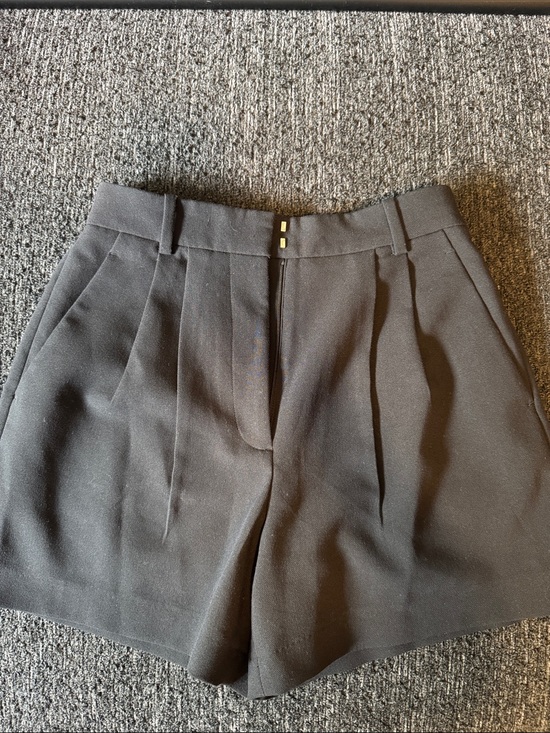 Abercrombie & Fitch Pants - Abercrombie & Fitch Black High-Waist Pleated Women's Shorts